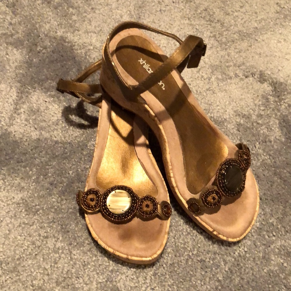 Xhilaration Size 5 Brown Wedge Sandals